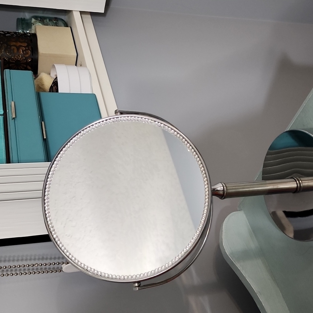 Magnifying Makeup Mirror - Picture 2 of 2